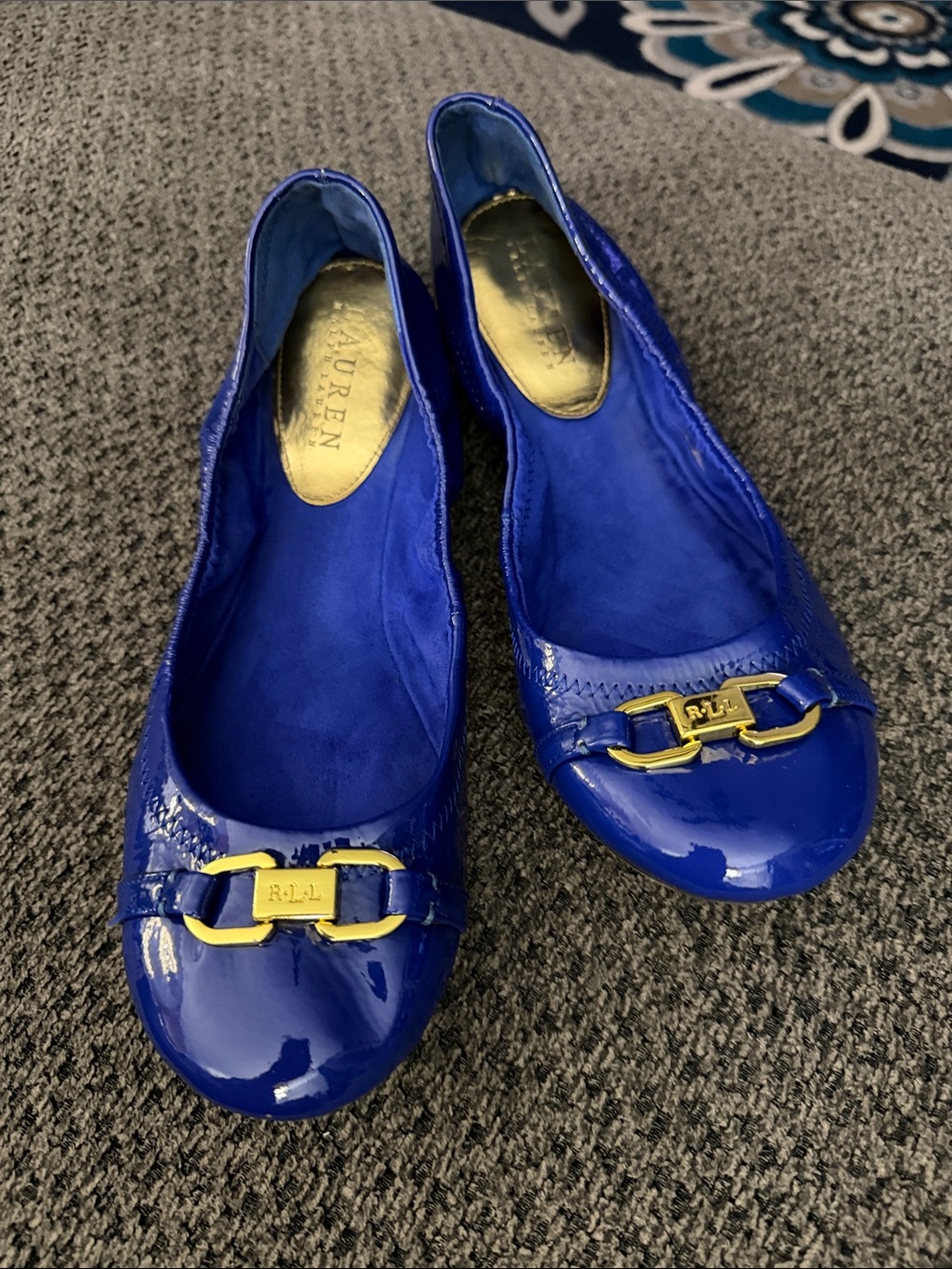 Ralph Lauren Cobalt Patent Leather Ballet Flats with Gold Hardware 9,5 B